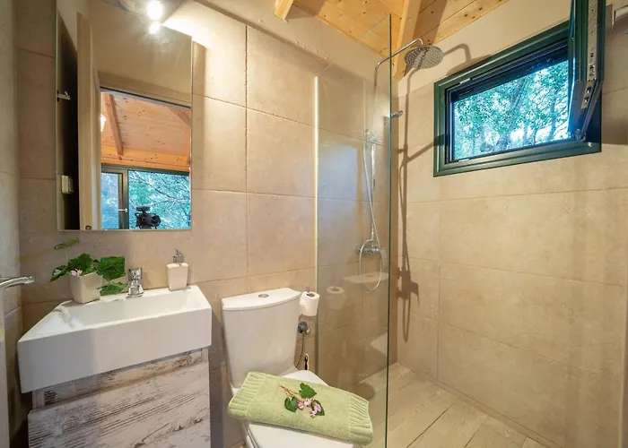 Regina -hidden Eden With Treehouse & Heated Pool