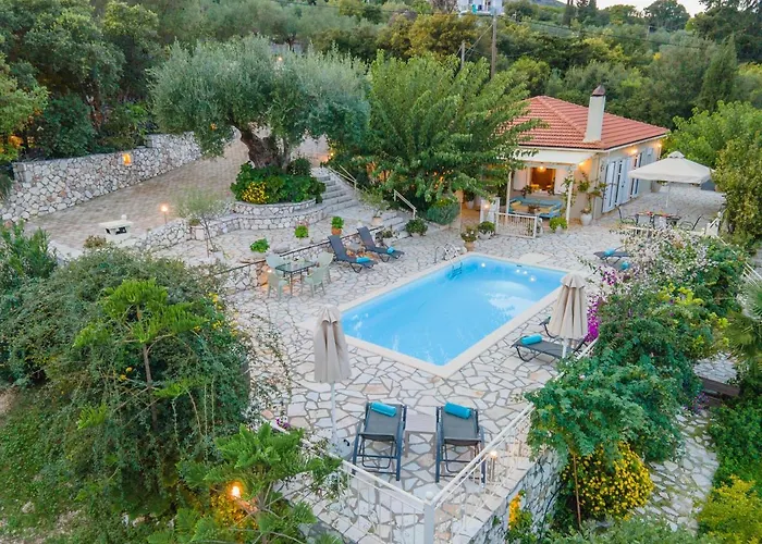 Villa Regina -hidden Eden With Treehouse & Heated Pool Ajía Effimía