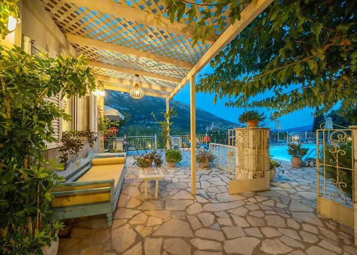 Regina -hidden Eden With Treehouse & Heated Pool *