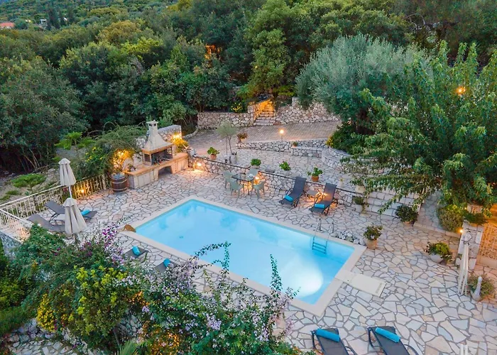 Villa Regina -hidden Eden With Treehouse & Heated Pool Ajía Effimía