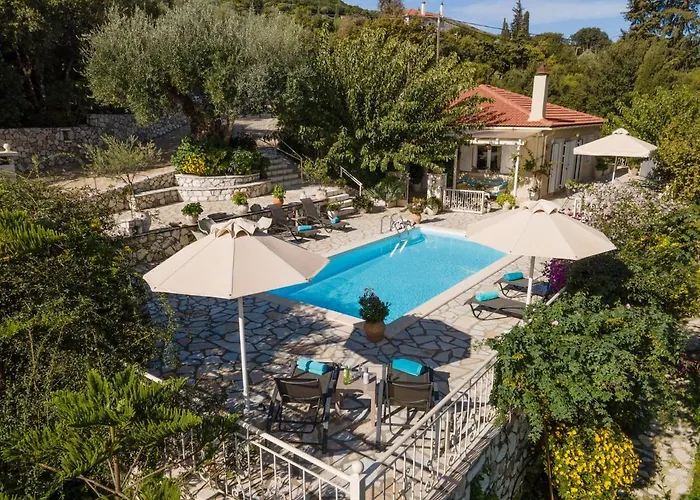 Villa Regina -hidden Eden With Treehouse & Heated Pool Ajía Effimía