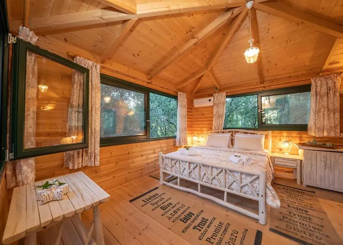 Regina -hidden Eden With Treehouse & Heated Pool * Ajía Effimía