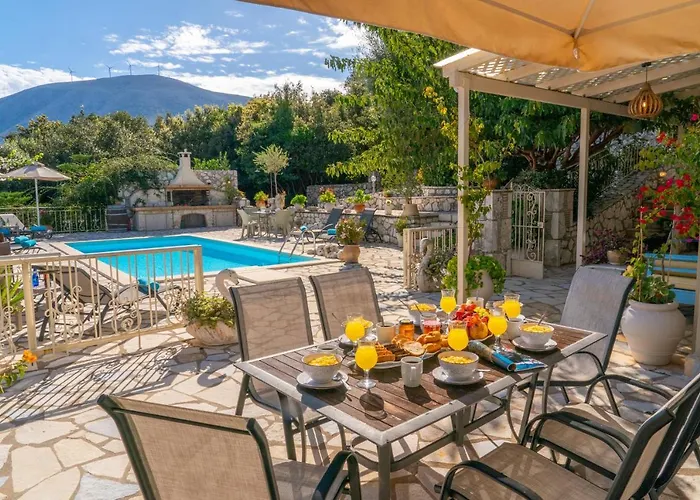 Regina -hidden Eden With Treehouse & Heated Pool
