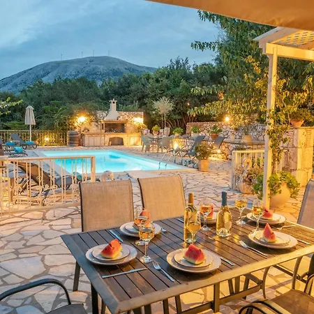 Regina -hidden Eden With Treehouse & Heated Pool Villa Agia Efimia