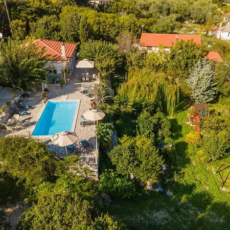 Villa Regina -hidden Eden With Treehouse & Heated Pool *