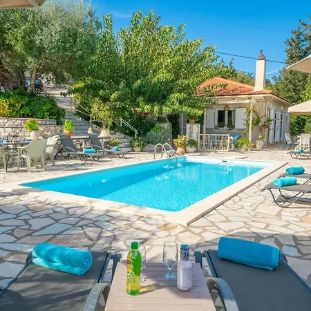 Villa Regina -hidden Eden With Treehouse & Heated Pool Agia Efimia
