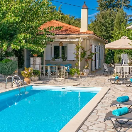 Regina -hidden Eden With Treehouse & Heated Pool Villa *