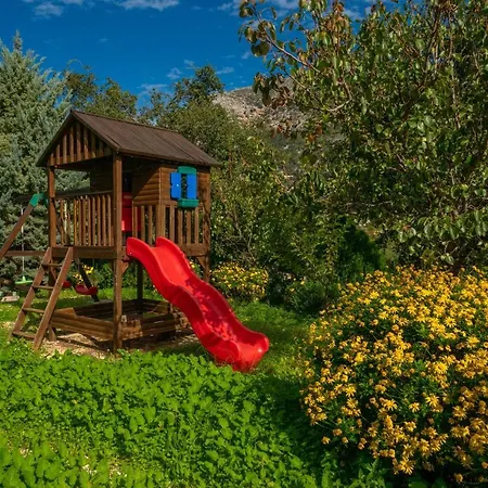 Villa Regina -hidden Eden With Treehouse & Heated Pool *