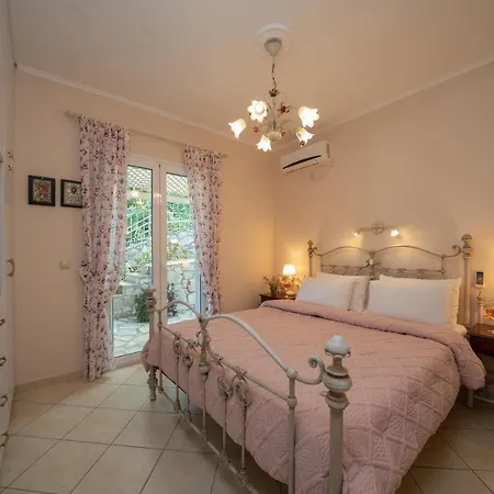 Villa Regina -hidden Eden With Treehouse & Heated Pool Agia Efimia