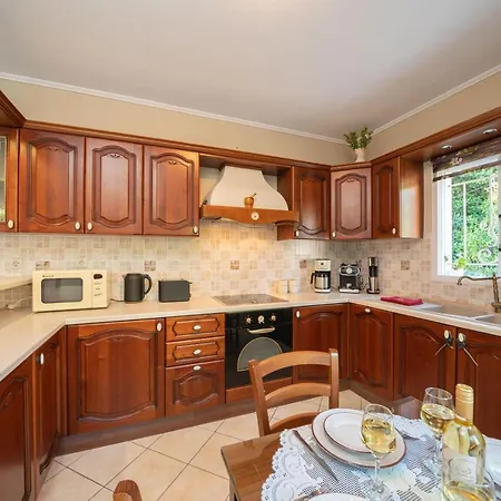 Regina -hidden Eden With Treehouse & Heated Pool Villa