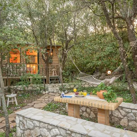 Regina -hidden Eden With Treehouse & Heated Pool