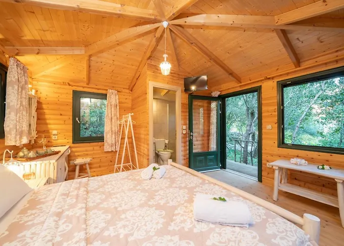 Regina -hidden Eden With Treehouse & Heated Pool * איה אפימיה